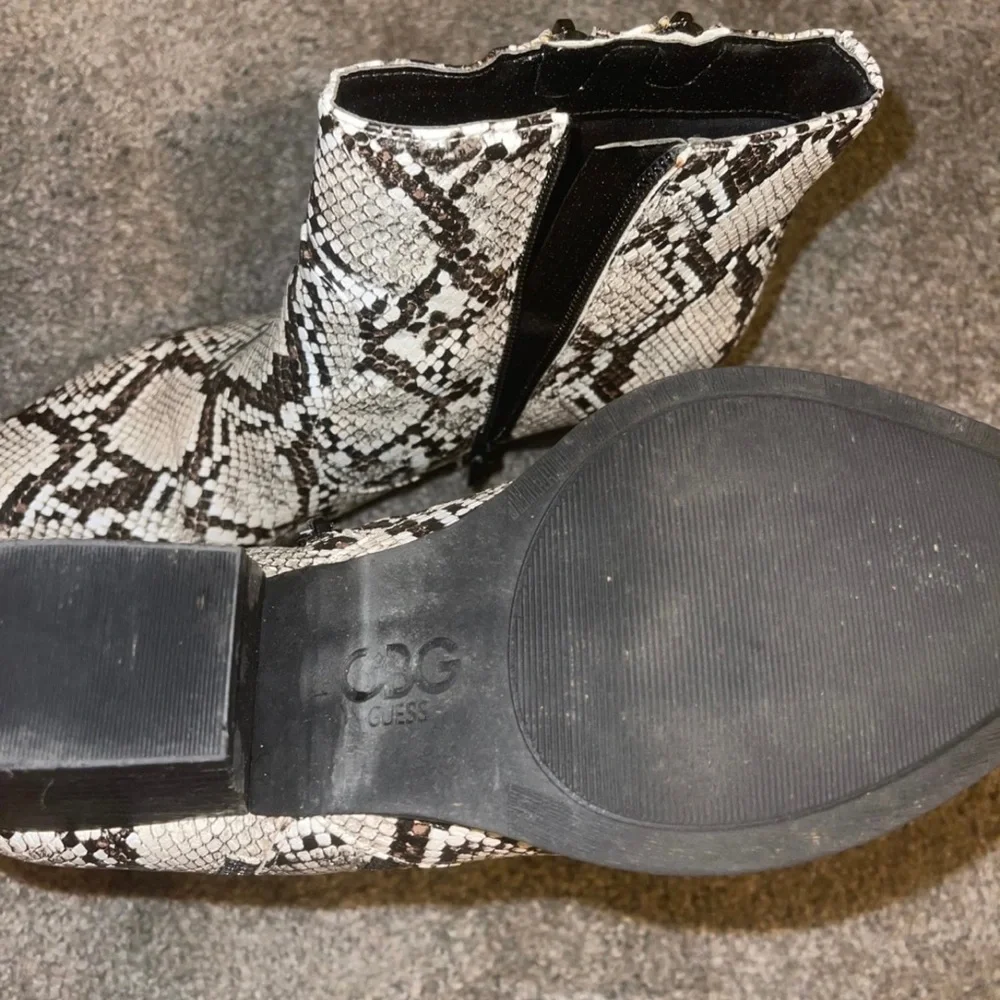 Women’s Booties - Picture 3 of 4